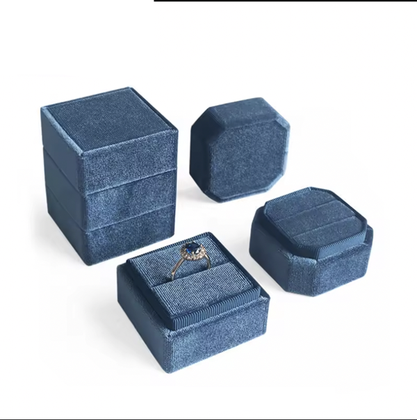 B&M Custom velvet jewelry box -ring box